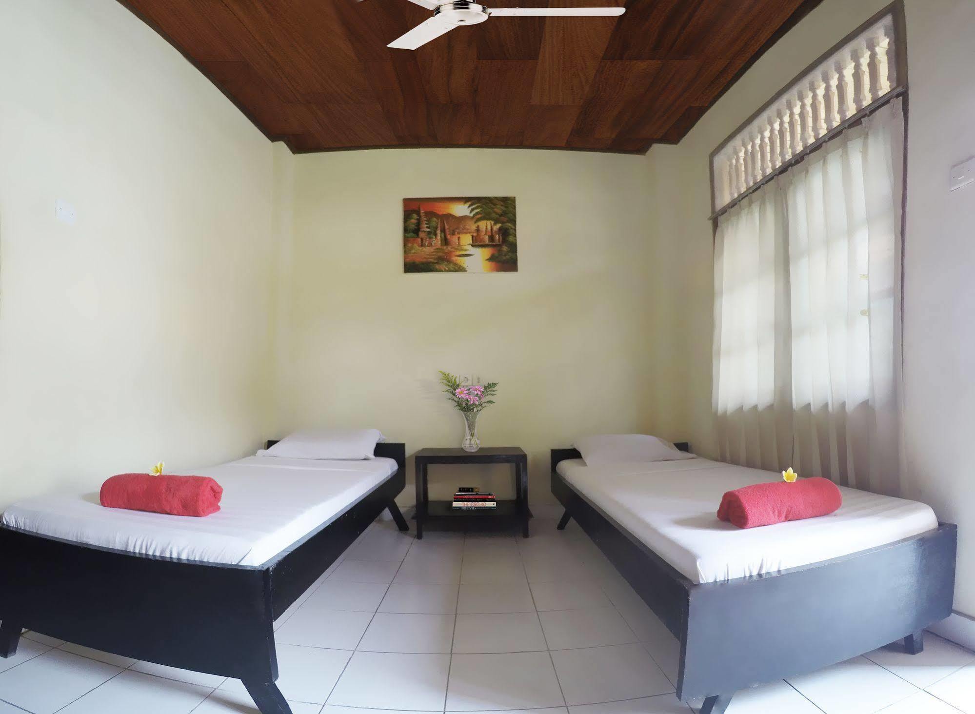 Bali Manik Beach Inn Кута Экстерьер фото