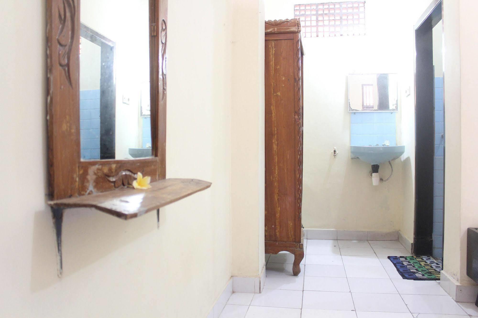Bali Manik Beach Inn Кута Экстерьер фото